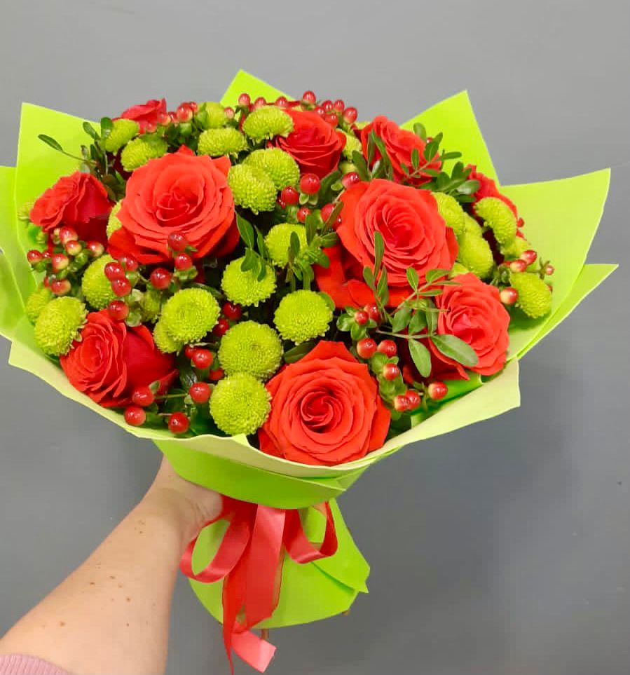 Букет цветов из: Хризантемы и Розы в Арске