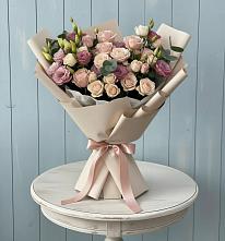 Букет цветов из:  Розы и Лизиантусы в Арске