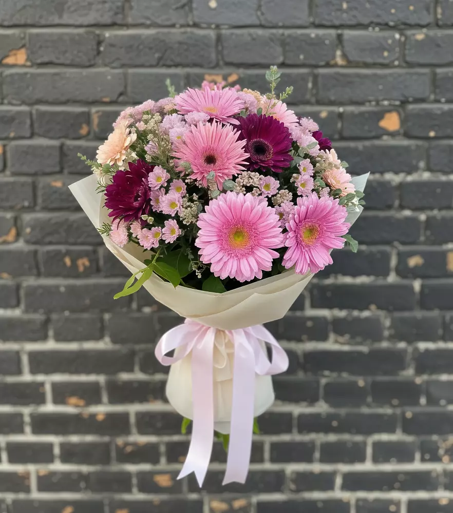 Букет цветов из: Герберы и Хризантемы в Арске