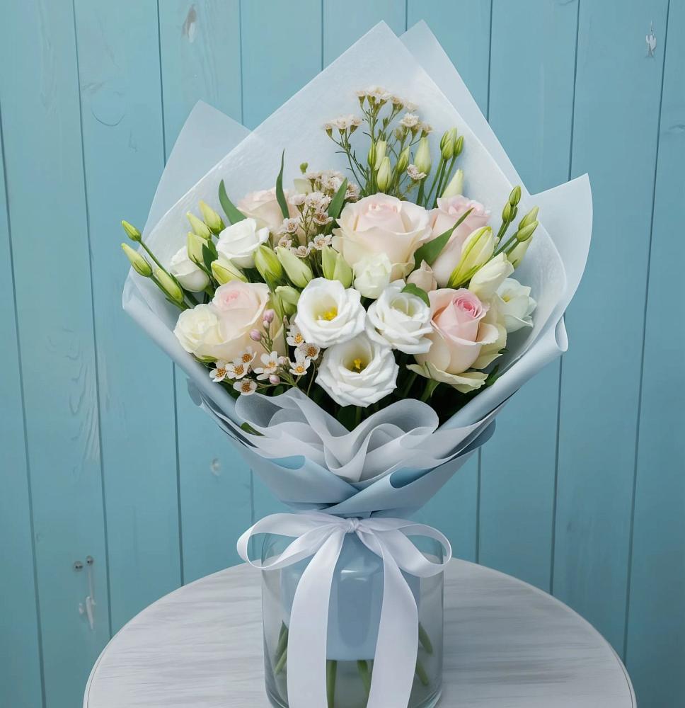 Букет цветов из: Розы и Лизиантусы в Арске