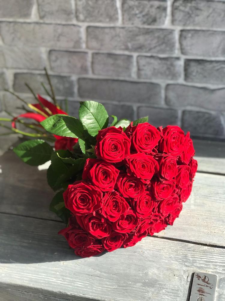 Букет Красные розы Фридом в Арске