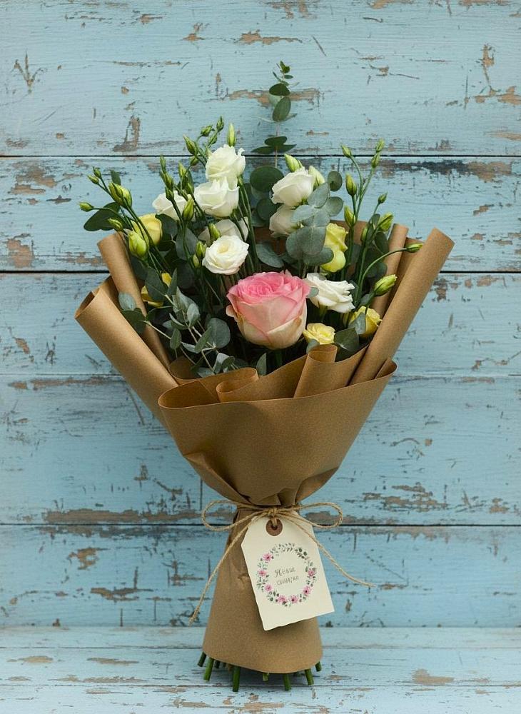 Букет цветов из: Розы и Лизиантусы в Арске