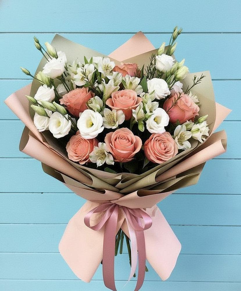 Букет цветов из: Розы, Альстромерии и Лизиантусы в Арске
