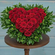 Цветочная композиция из Розы в виде сердца в Арске