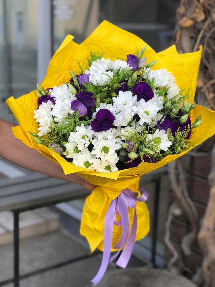 Букет цветов из: Ирисы, Хризантемы и Ромашки в Арске