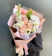 Букет цветов из:  Хризантемы и Розы в Арске