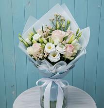 Букет цветов из:  Розы и Лизиантусы в Арске