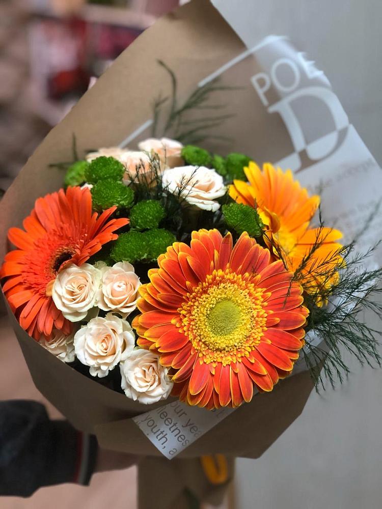 Букет цветов из: Герберы, Хризантемы и Розы в Арске