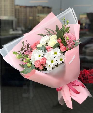Букет цветов из: Розы, Лизиантусы и Хризантемы в Арске